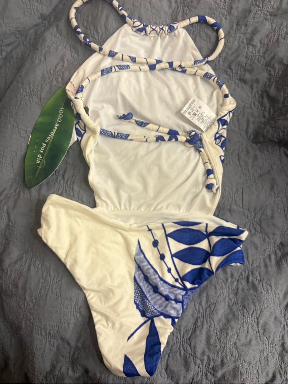 FARM RIO Ivory/Blue Samambaia E" foliage print halter neck Open Back
Swimsuit S - Picture 6 of 11